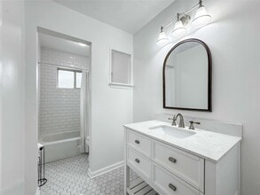 Building Photo - 5208 Carmona Ln