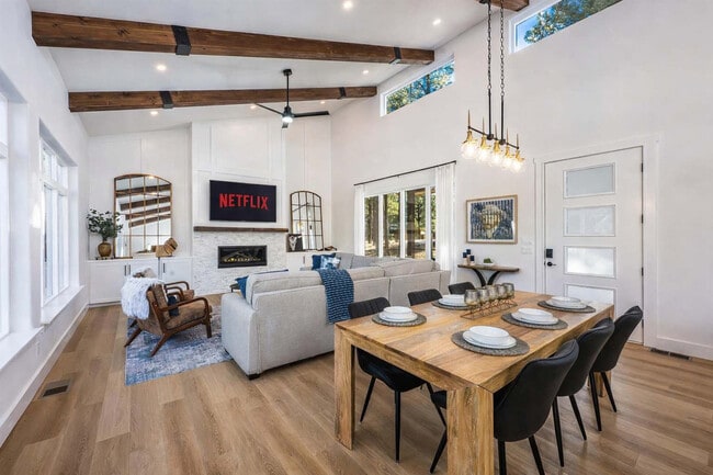 Foto del edificio - 3373 Mountain View Blvd