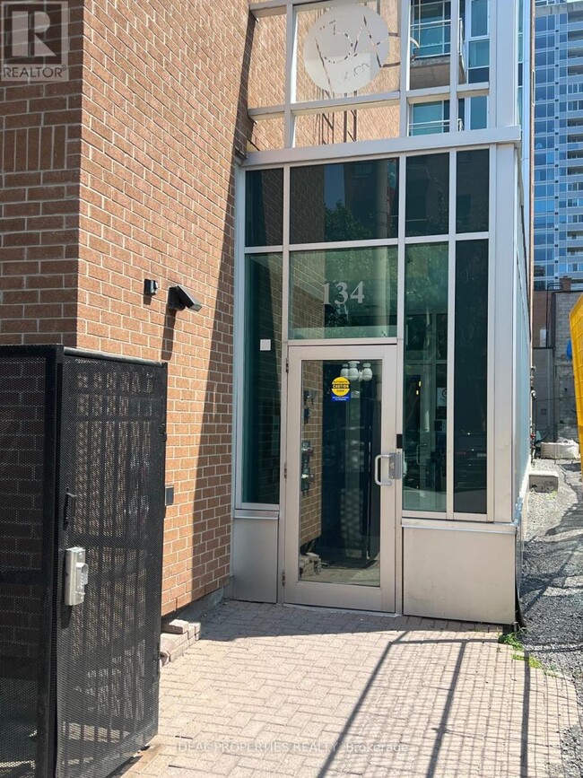 Building Photo - 134 York St