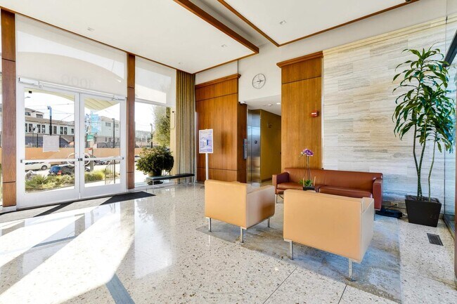 Foto del edificio - 1000 N Point St