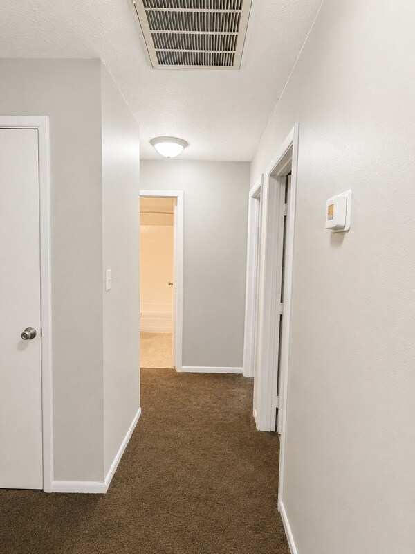 Foto del edificio - 1420 E Jefferson St