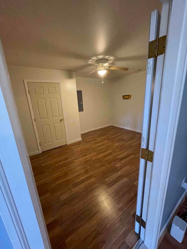 2278 US80 Unit 1, Bloomingdale, GA 31302 Room for Rent in