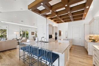 Building Photo - 40 32nd Ave S