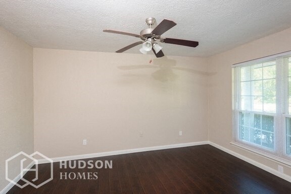 Foto del edificio - NOW AVAILABLE!! 1209 West Castlewood Avenu...