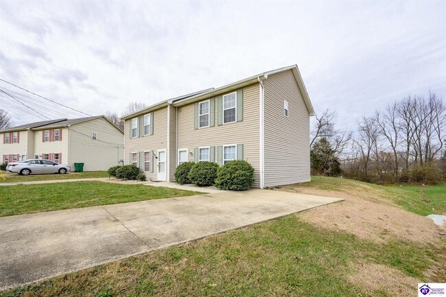 Building Photo - 128 Skyline Dr