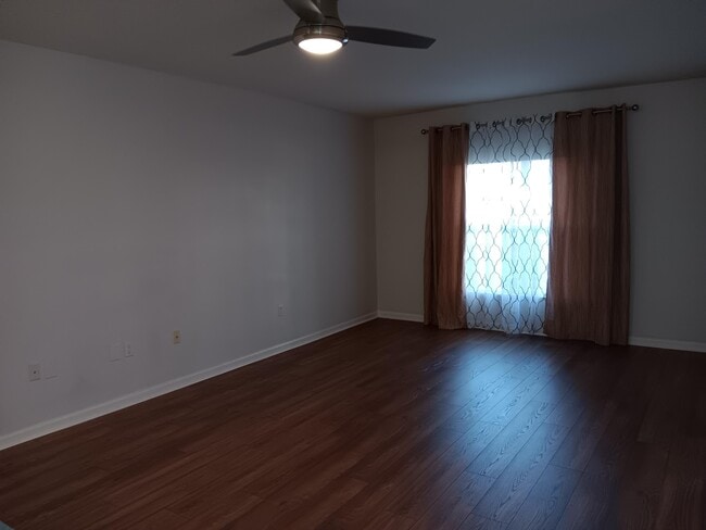 Building Photo - 5050 Fairways Cir