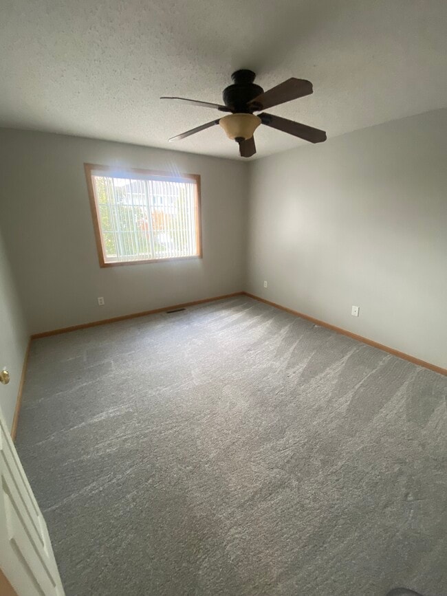 Building Photo - 2444 Yellowstone Dr