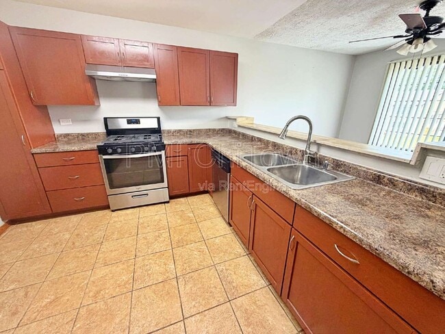 Building Photo - 1831 Nautilus Ln