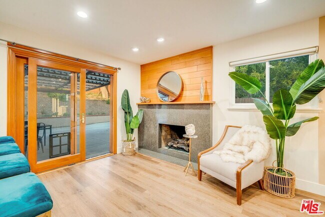 Foto del edificio - 16355 Halsey St