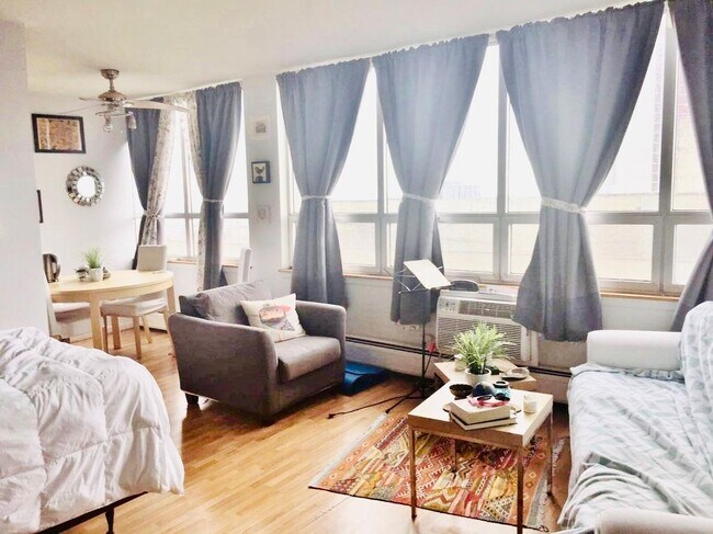 Foto del edificio - 6171 N Sheridan Rd