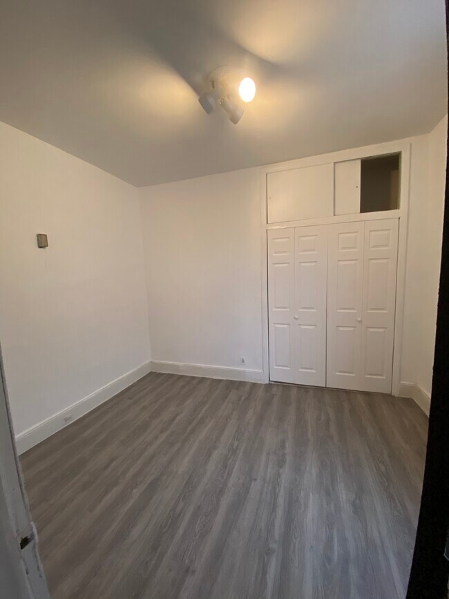 Building Photo - 7110 60th Ln