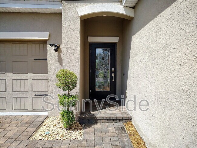 Building Photo - 1047 Oak Bluff Dr