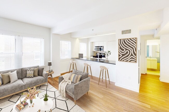 Building Photo - Park Central