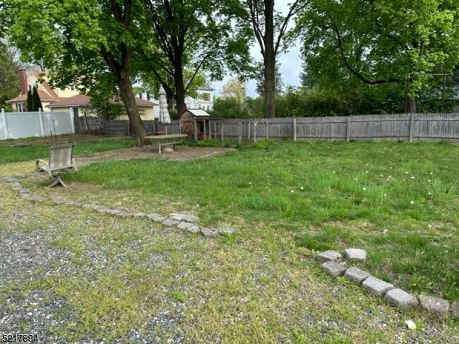 Building Photo - 3 Woodland Pl