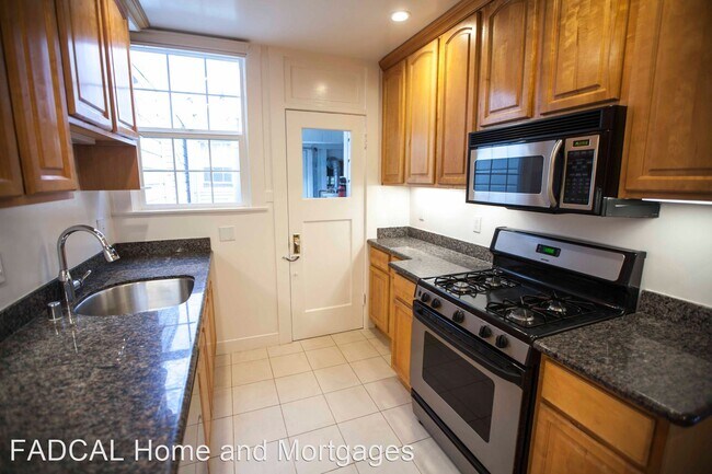 Building Photo - 2 br, 1 bath House - 6643 California Street