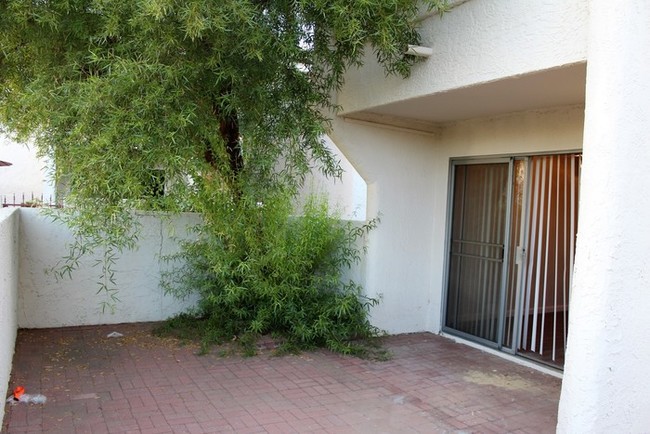 Building Photo - 7350 E Gold Dust Ave
