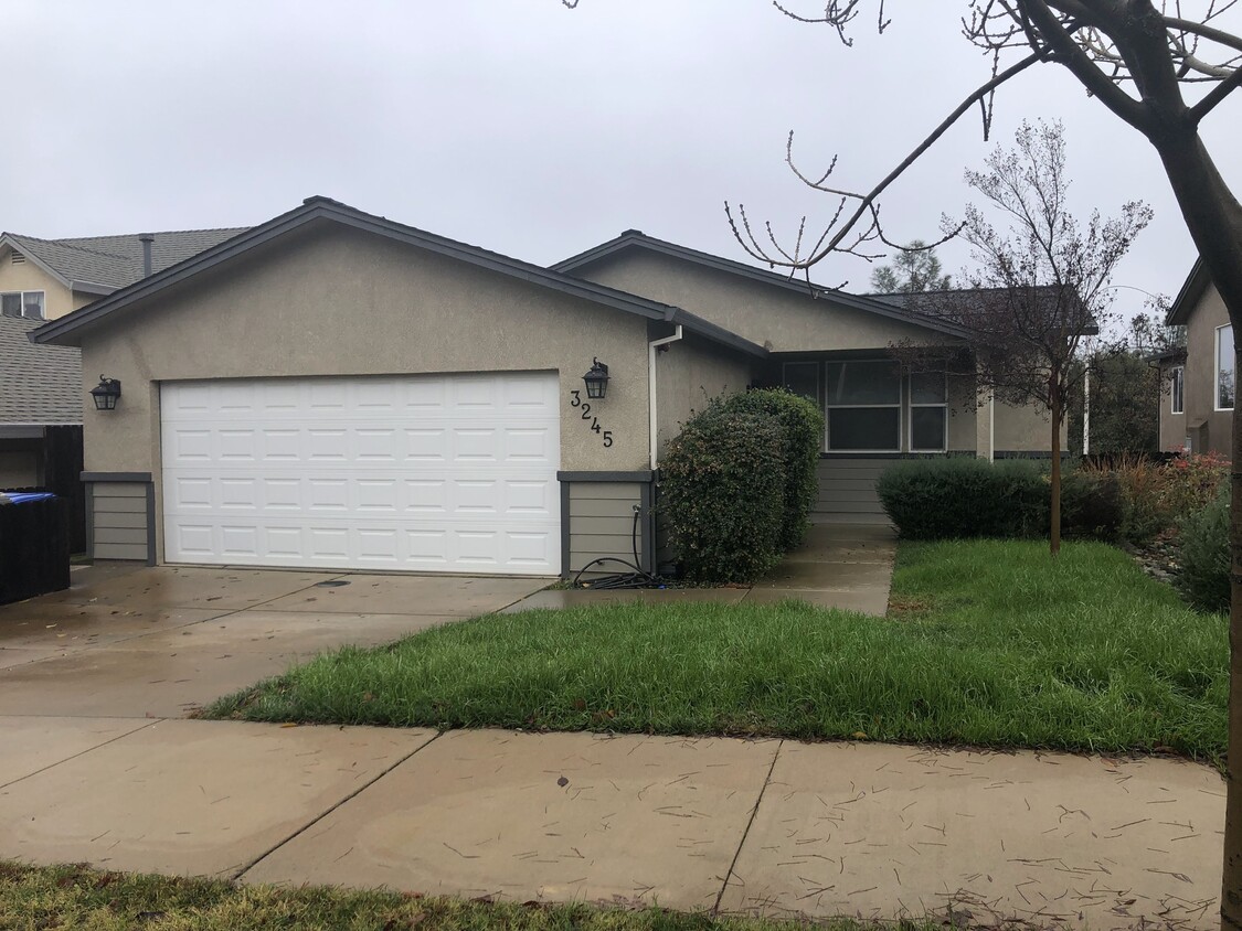 Primary Photo - 3245 Bridgewater Ct