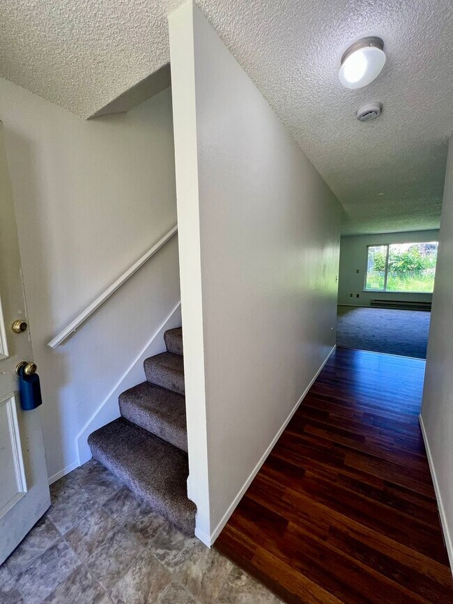 Foto del edificio - 6102 Glen Mary Ln SE
