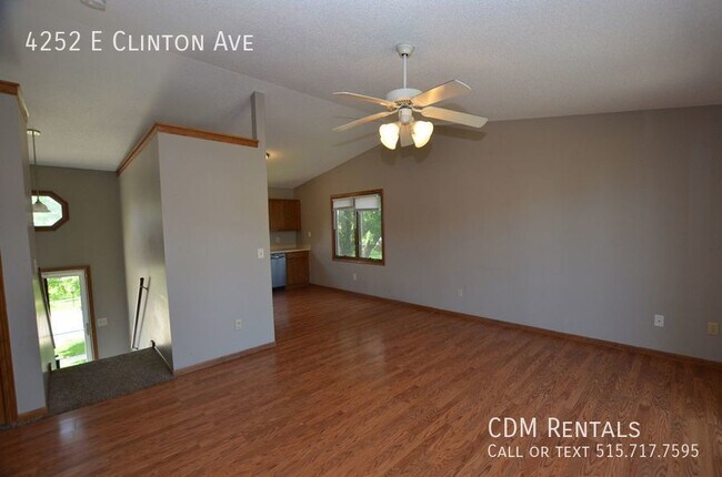 Building Photo - DSM Split Foyer