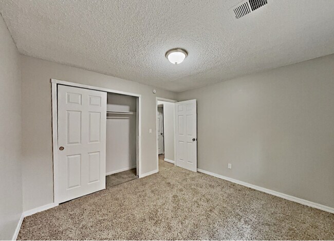 Foto del edificio - 10433 Jellison Way