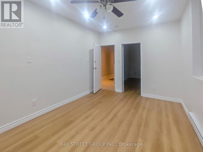 Photo du bâtiment - MAIN FL - 859 1/2 BATHURST STREET