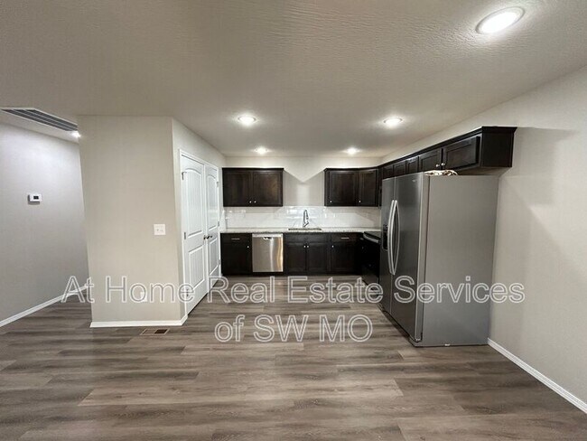 Building Photo - 702 Watermill Cir