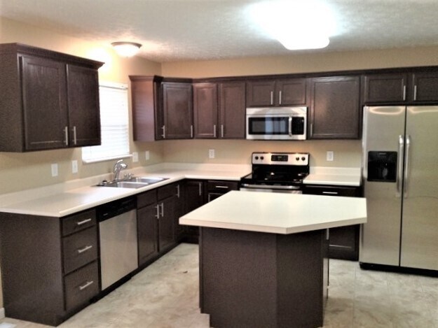 Building Photo - 1129 Abbington Drive