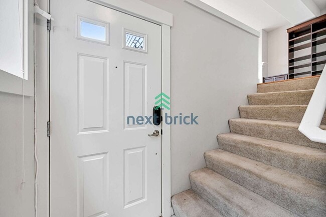 Building Photo - "Spacious 3-Bedroom Retreat with 3.5 Baths in Issaquah - 1,707 Sq. Ft. of Comfort!"