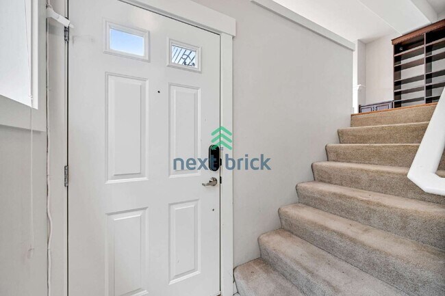 Foto del edificio - "Spacious 3-Bedroom Retreat with 3.5 Baths in Issaquah - 1,707 Sq. Ft. of Comfort!"