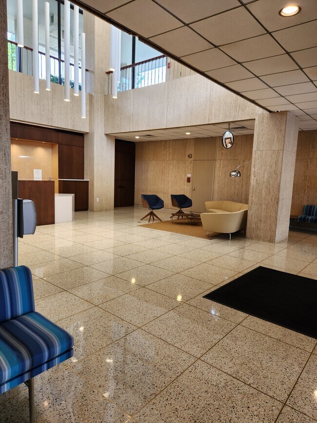 lobby - 1425 4th St SW