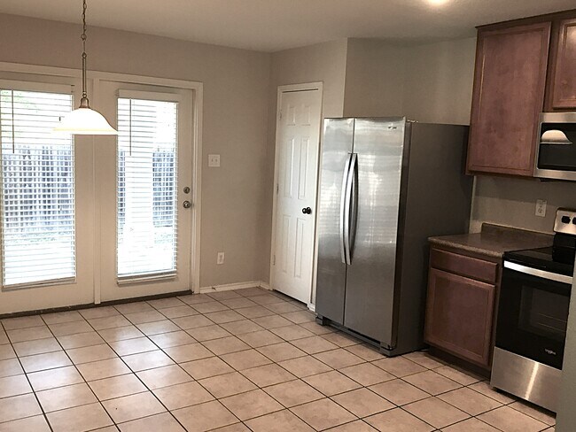 Building Photo - 10123 Del Lago Ct