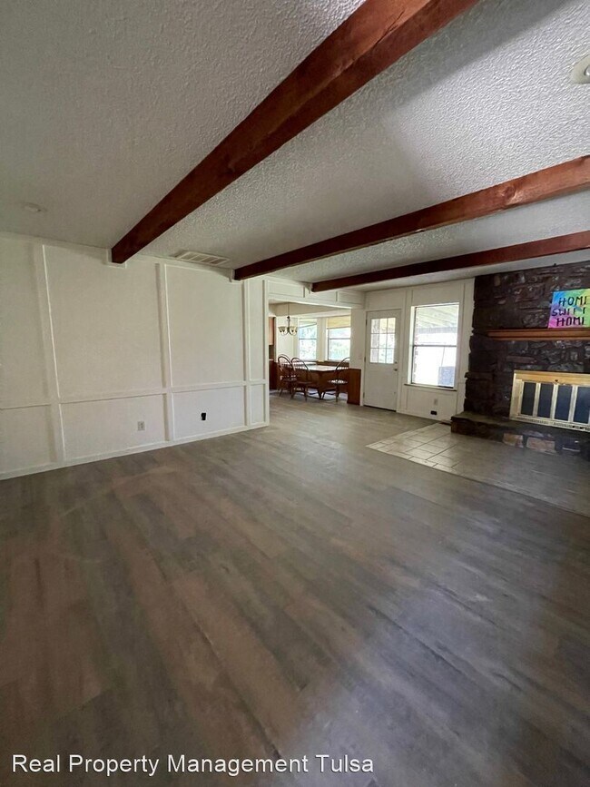 Building Photo - 3 br, 2 bath House - 2400 W Edgewater St