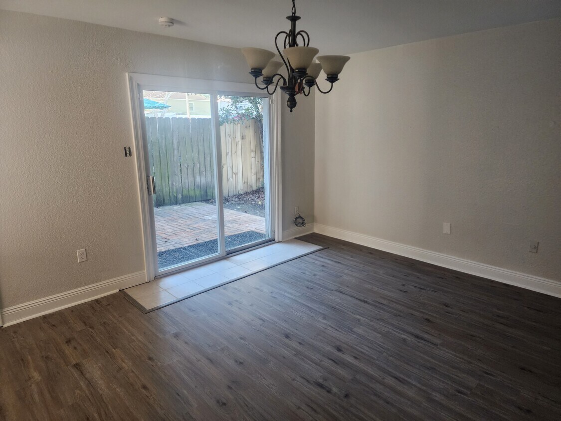 Foto del edificio - 4801 Grammar Ave