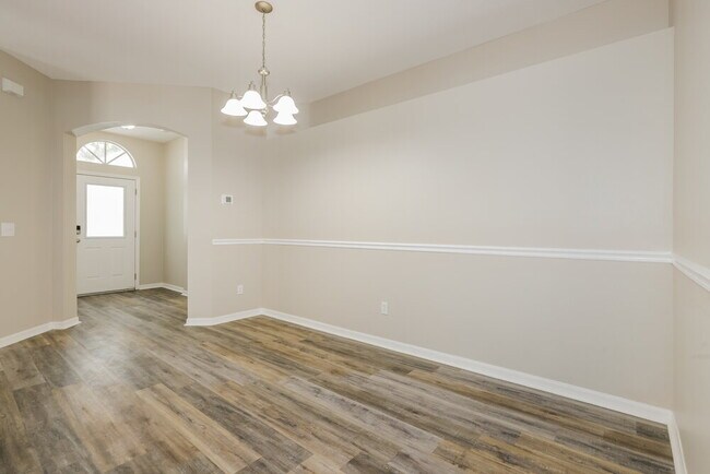Foto del edificio - 13417 Silvercreek Dr