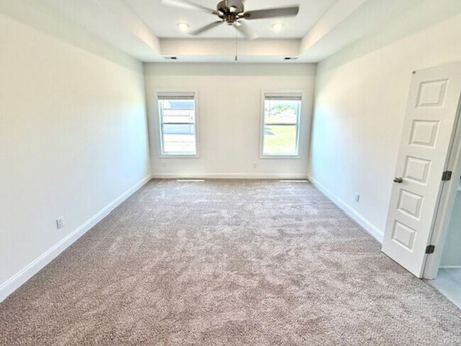Foto del edificio - Now Leasing a Brand New 5-Bedroom 3 Bath home in Olive Branch