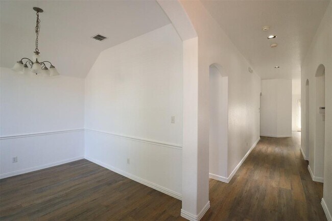 Building Photo - 5204 Prairie Ln