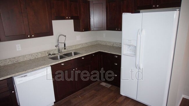 Foto del edificio - 2995 W Yale Ave
