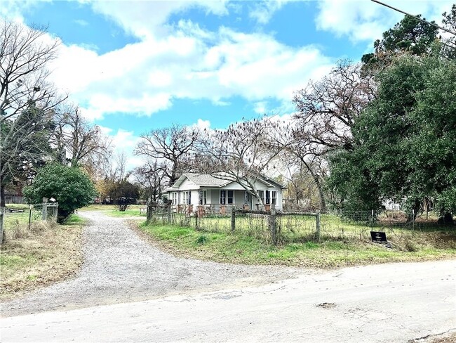 Foto del edificio - 1421 Robinson Ave