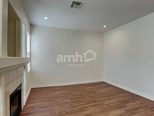 Foto del edificio - 7901 Rustic Canyon Ct