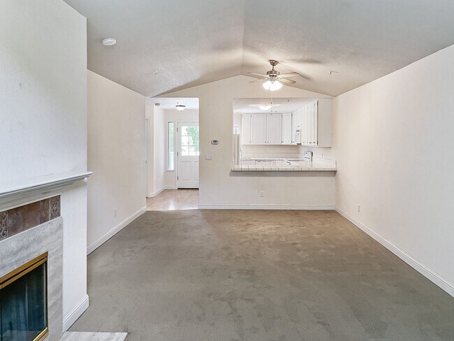 Foto del edificio - 2 br, 2 bath House - 19 Little Creek Lane