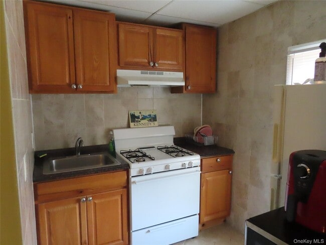 Foto del edificio - 33 Deer Park Ave