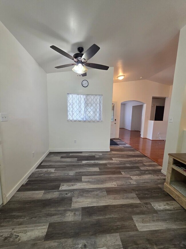Foto del edificio - 1305 Quartz Hill Rd