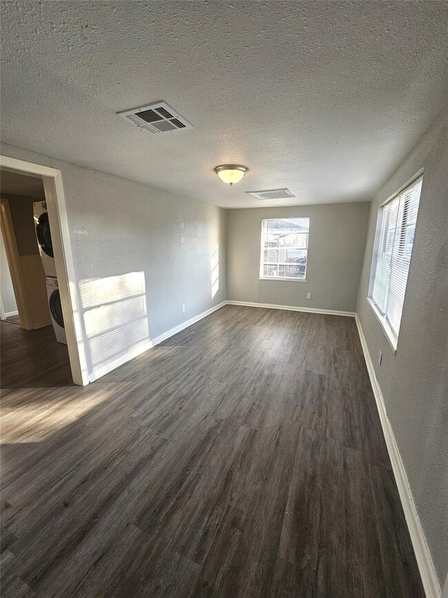 Building Photo - 2919 Letulle Ave