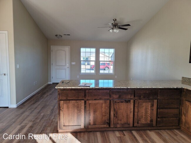 Building Photo - 4 br, 2 bath House - 2755 Ladera