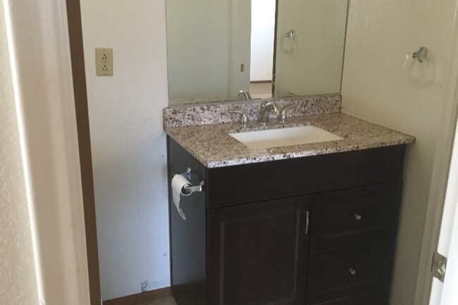 bathroom - 627 S Sierra Ave
