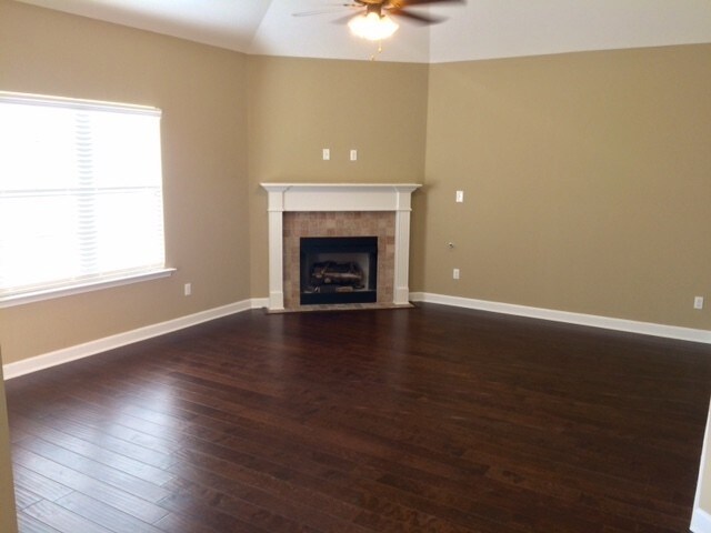 Building Photo - 8521 Ashley Dr