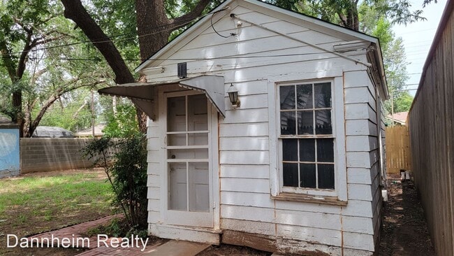 Foto del edificio - 1 br, 1 bath House - 3008 22nd