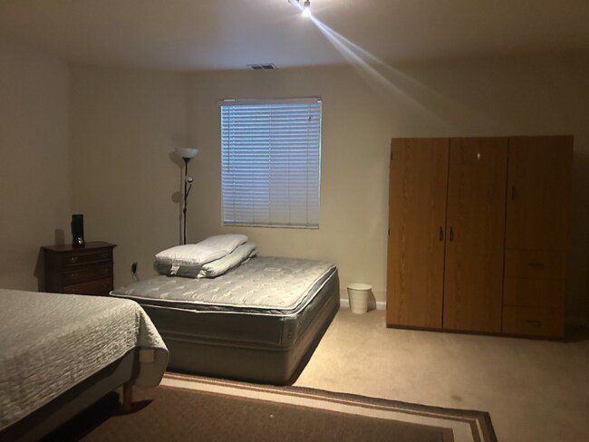 Foto del edificio - 5335 Malta St