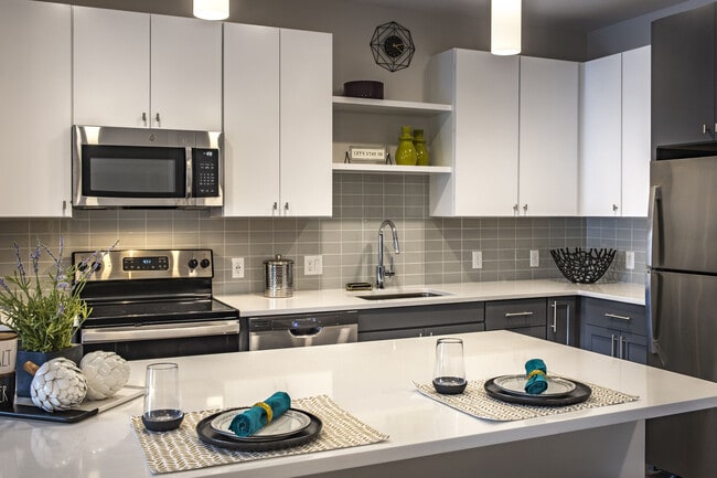 Building Photo - Orpheum Apartments