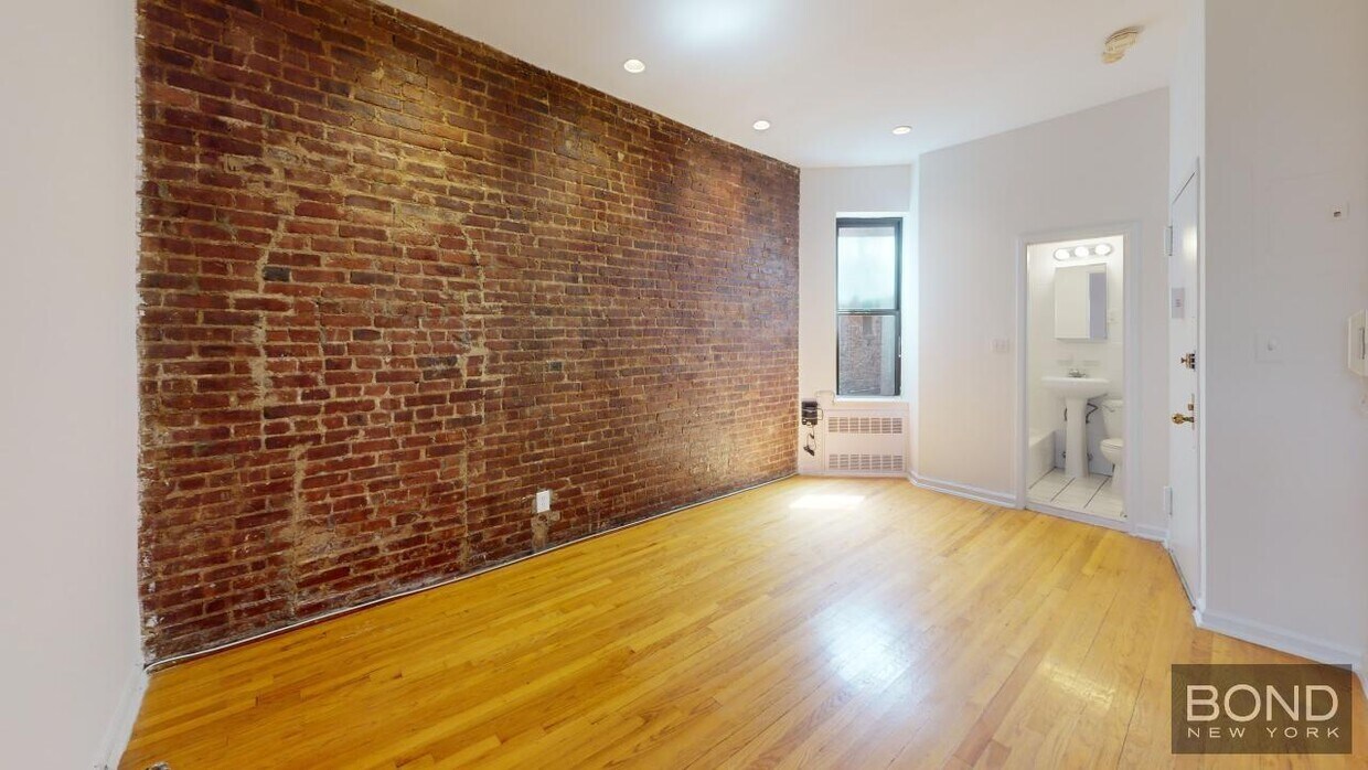 Foto principal - 332 E 93rd St